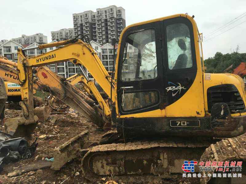 江西出售转让二手11250小时2007年现代R60挖掘机