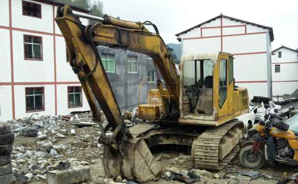 重庆出售转让二手4000小时2010年泰安嘉和JH135B挖掘机