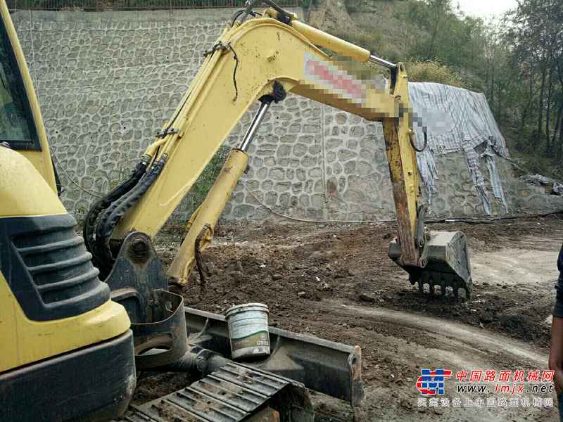 山西出售转让二手4680小时2011年现代R60挖掘机