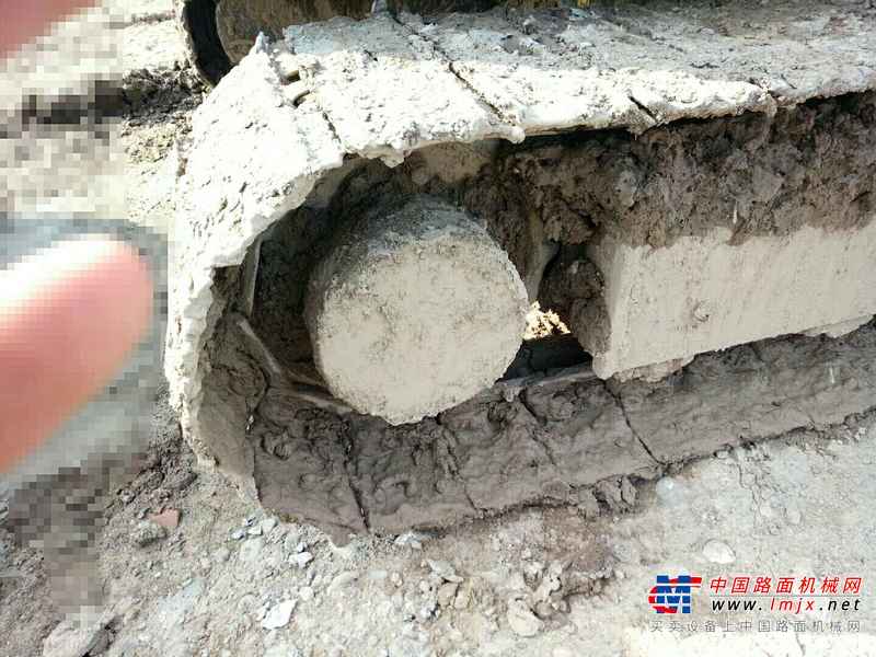 山西出售转让二手8000小时2010年龙工LG6060挖掘机