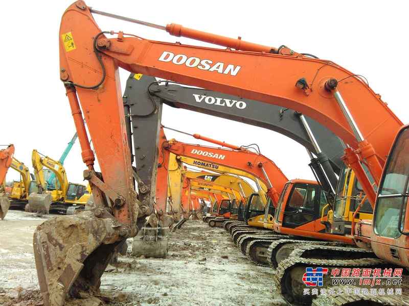 黑龙江出售转让二手15000小时2009年斗山DH225LC挖掘机