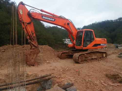 江西出售转让二手12500小时2010年斗山DH220挖掘机