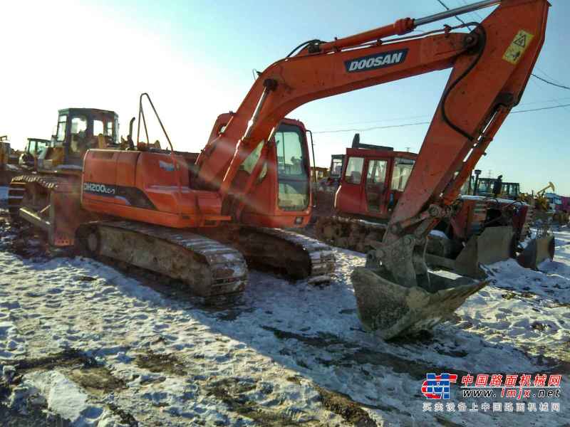 黑龙江出售转让二手10000小时2009年斗山DH150挖掘机