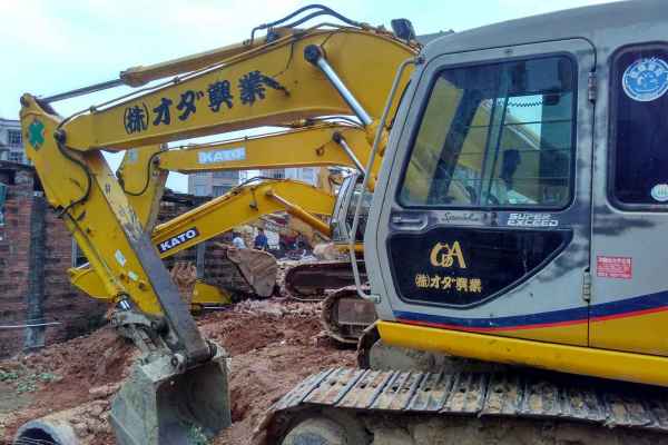 广东出售转让二手8000小时2007年加藤HD820III挖掘机