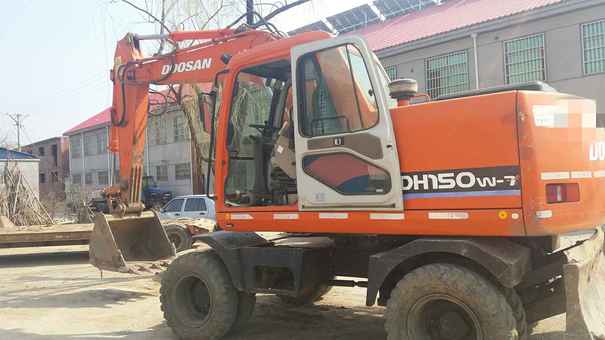 山东出售转让二手6100小时2009年斗山轮挖DH150W挖掘机