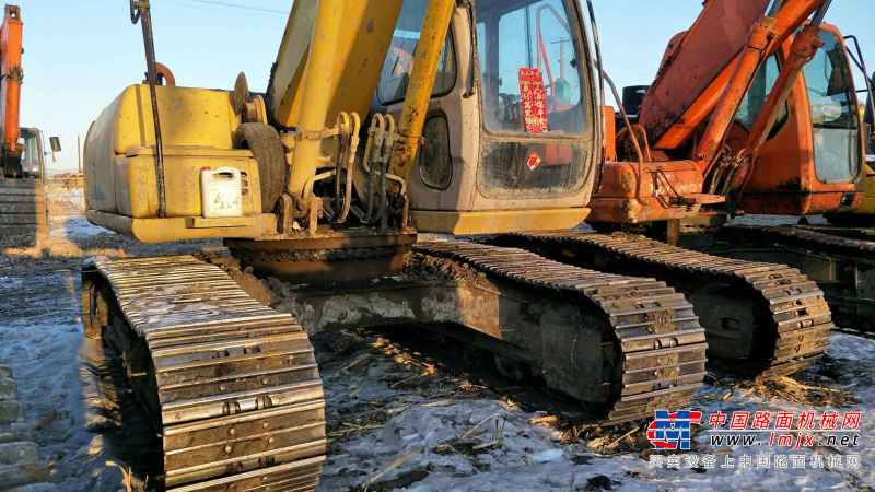 黑龙江出售转让二手15000小时2004年住友SH200Z3挖掘机