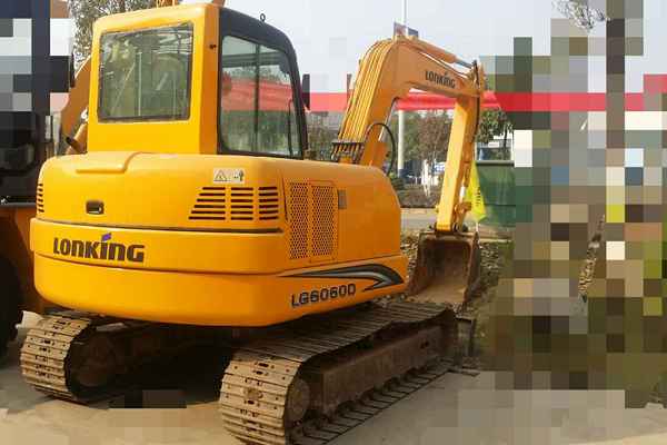 广西出售转让二手8500小时2013年龙工LG6060D挖掘机