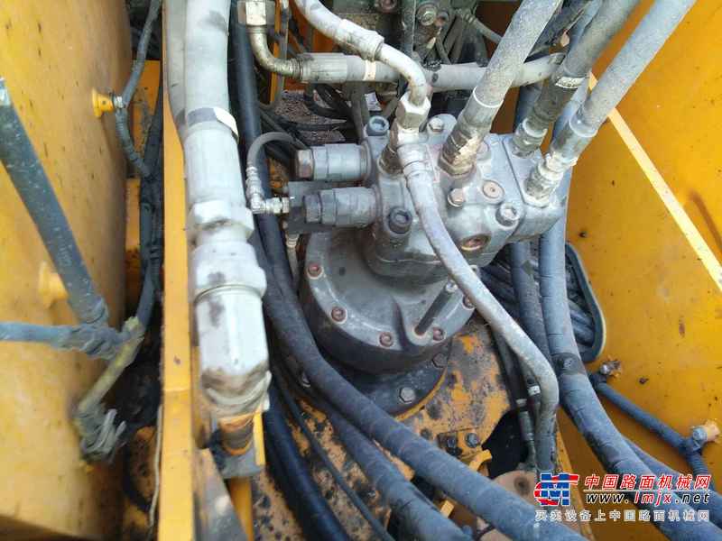 山西出售转让二手2000小时2014年龙工LG6150挖掘机
