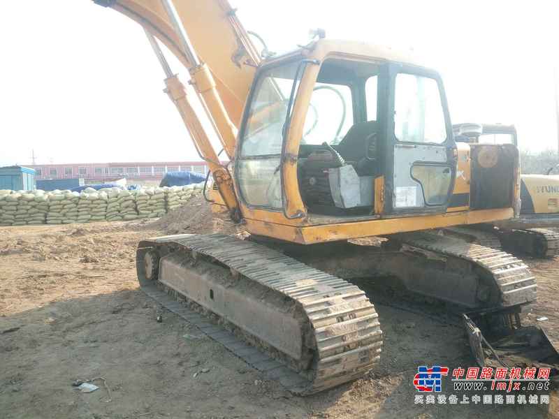 山东出售转让二手12000小时2006年现代R210挖掘机