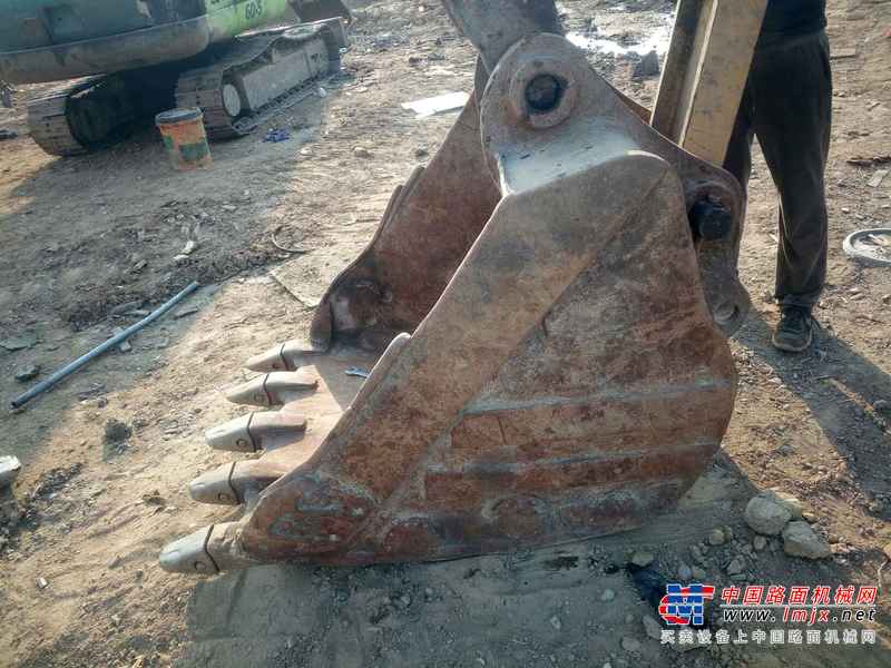 山东出售转让二手12000小时2006年现代R210挖掘机