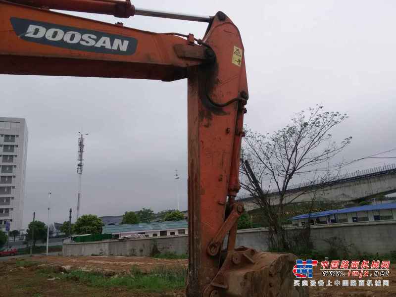 湖南出售转让二手8000小时2009年斗山DH225挖掘机