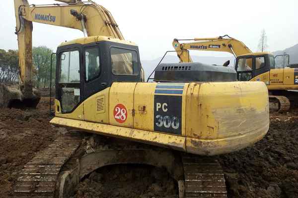 浙江出售转让二手16000小时2007年小松PC270挖掘机