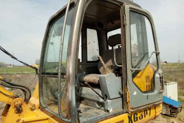 安徽出售转让二手10000小时2010年厦工XG806挖掘机