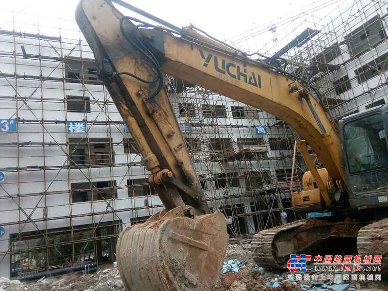 贵州出售转让二手8100小时2010年玉柴YC230LC挖掘机