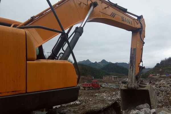 贵州出售转让二手8100小时2010年三一重工SY335C挖掘机
