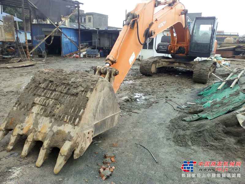 浙江出售转让二手12000小时2010年日立ZX260LCH挖掘机