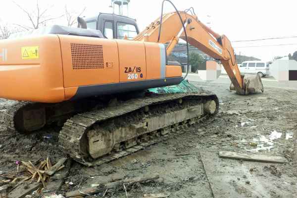 浙江出售转让二手12000小时2010年日立ZX260LCH挖掘机