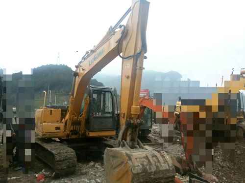 贵州出售转让二手8700小时2011年柳工915D挖掘机