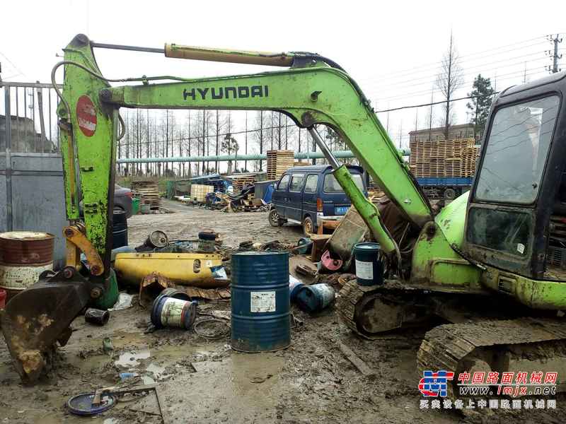 浙江出售转让二手20000小时2003年现代R60挖掘机