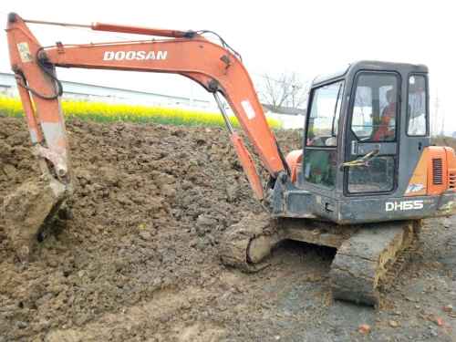安徽出售转让二手7500小时2013年斗山DH55挖掘机