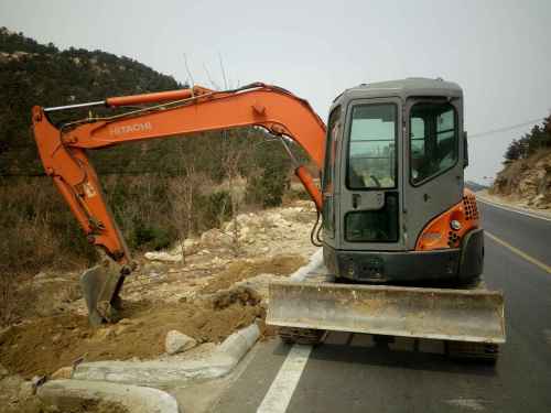 山东出售转让二手6000小时2012年日立ZX55UR挖掘机