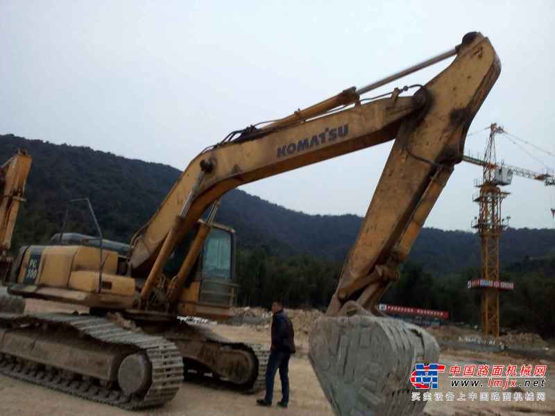 浙江出售转让二手9000小时2010年小松PC270挖掘机