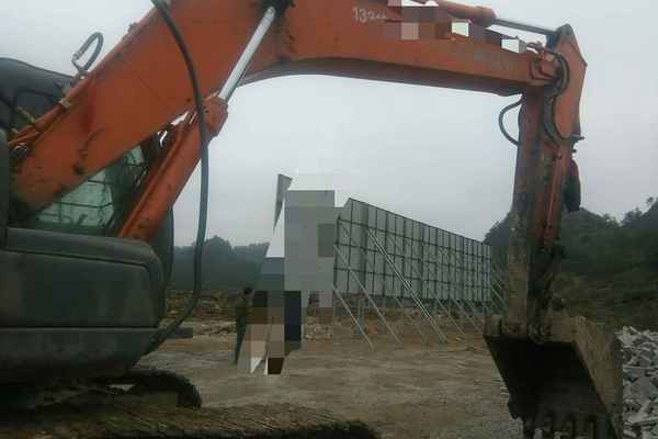 贵州出售转让二手7400小时2012年日立ZX200挖掘机