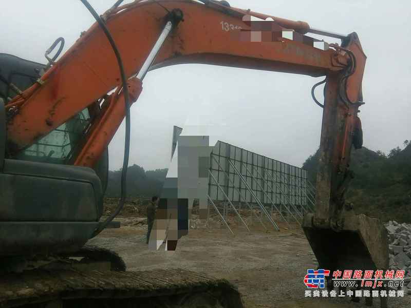 贵州出售转让二手7400小时2012年日立ZX200挖掘机