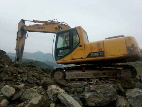 贵州出售转让二手9800小时2009年柳工CLG225C挖掘机