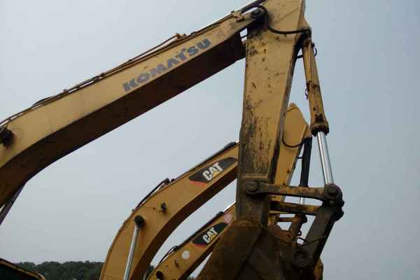 江西出售转让二手6800小时2011年小松PC210挖掘机