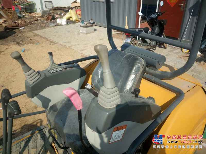 山东出售转让二手200小时2016年徐工XG15C挖掘机