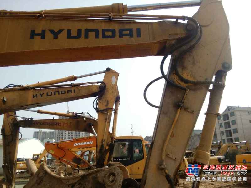 江西出售转让二手8000小时2009年现代R220LC挖掘机