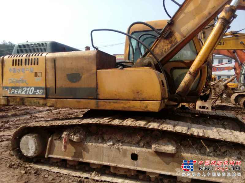 江西出售转让二手8000小时2004年现代R220LC挖掘机