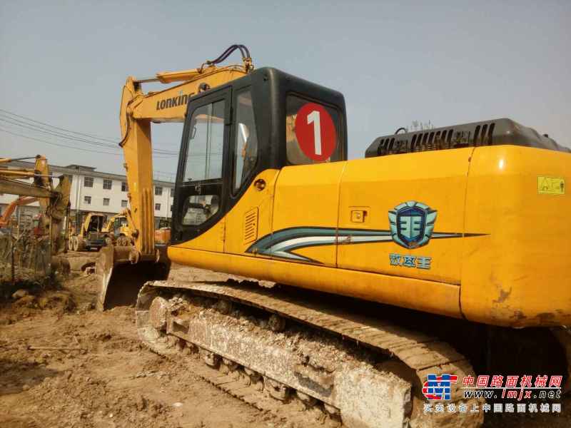 江西出售转让二手8000小时2010年龙工LG6210B挖掘机