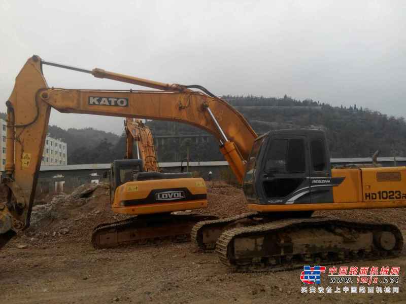 云南出售转让二手6000小时2012年加藤HD1023R挖掘机