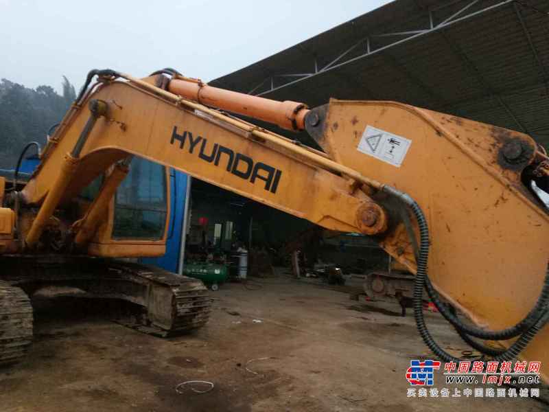云南出售转让二手18000小时2007年现代R225挖掘机
