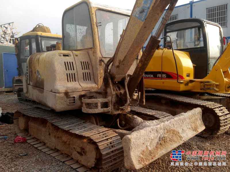 云南出售转让二手8000小时2010年现代R60挖掘机
