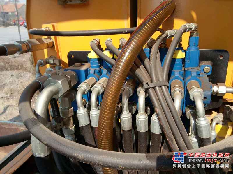 辽宁出售转让二手4000小时2013年福田雷沃FR65V8挖掘机