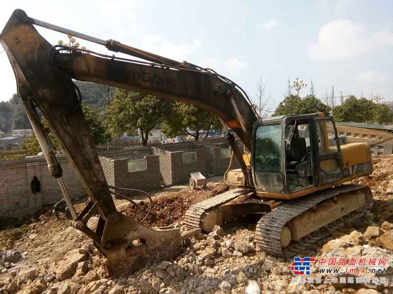 贵州出售转让二手8090小时2010年柳工225C挖掘机