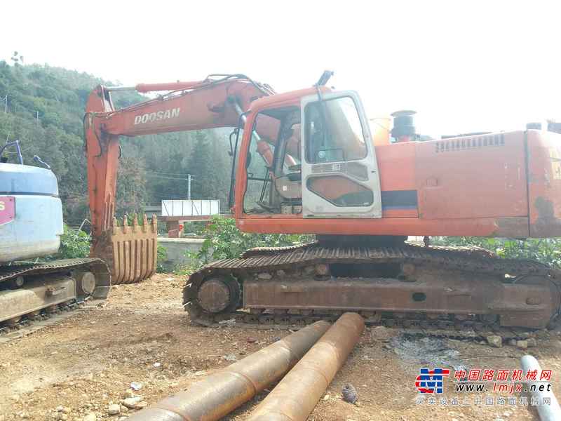 云南出售转让二手18000小时2005年大宇DH220LC挖掘机