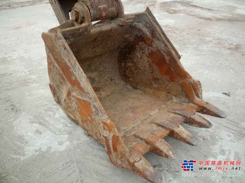 山东出售转让二手12000小时2005年现代R220LC挖掘机