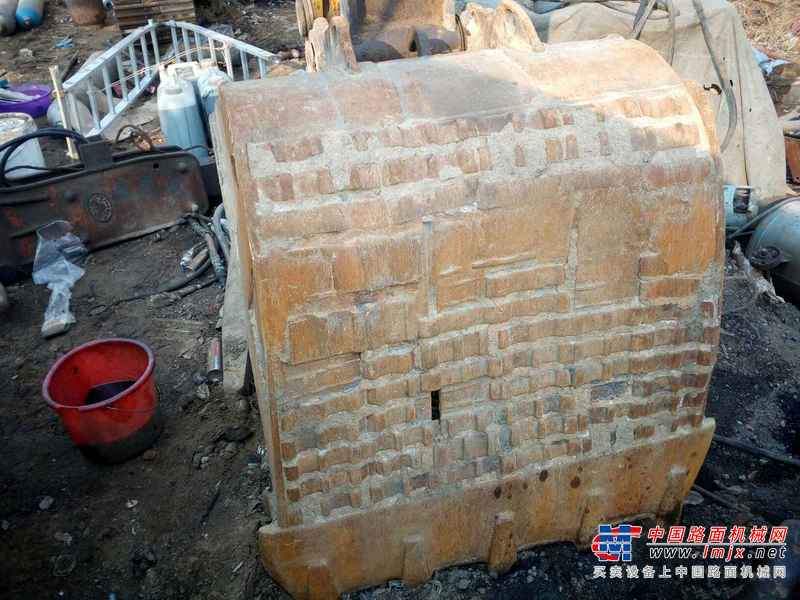 山东出售转让二手15000小时2005年现代R210挖掘机