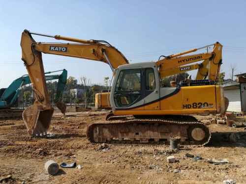 湖南出售转让二手8000小时2010年加藤HD820III挖掘机