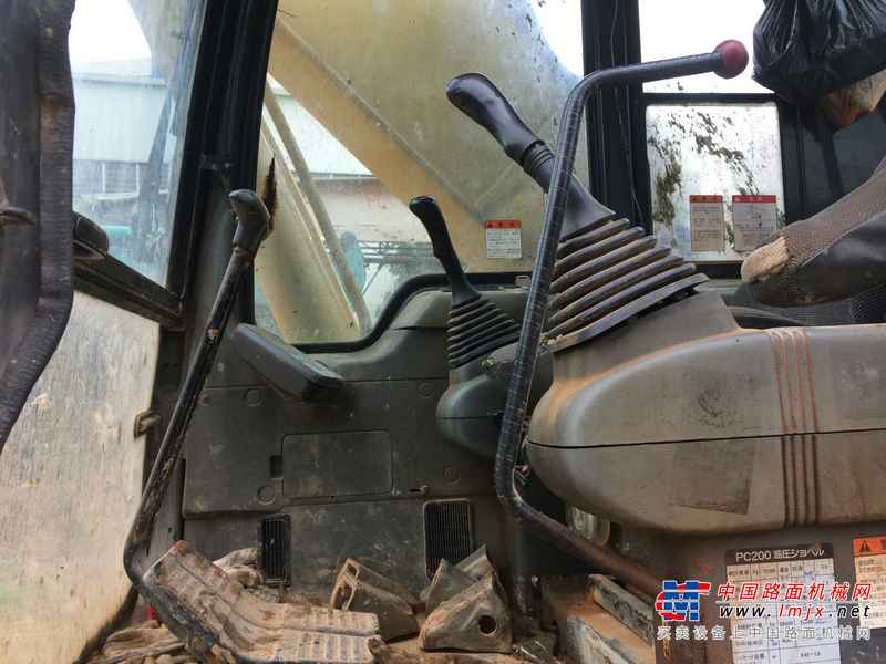 广东出售转让二手15000小时2007年小松PC200挖掘机