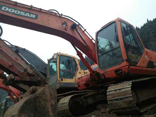 四川出售转让二手8600小时2010年斗山DH150LC挖掘机