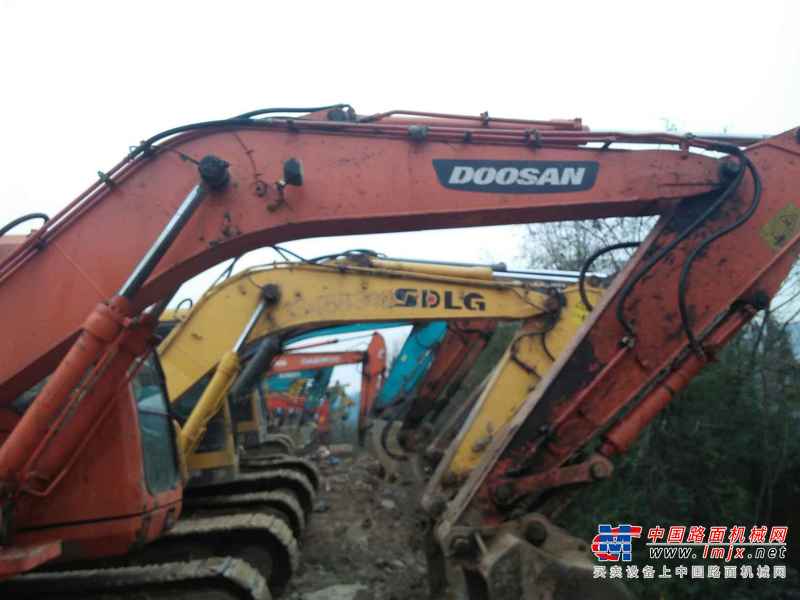 四川出售转让二手8600小时2010年斗山DH150LC挖掘机