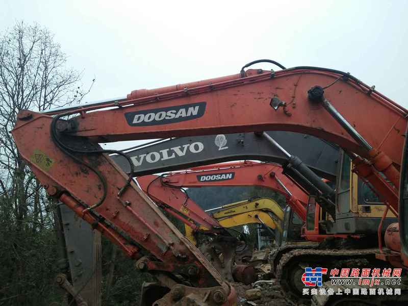 四川出售转让二手8600小时2010年斗山DH150LC挖掘机