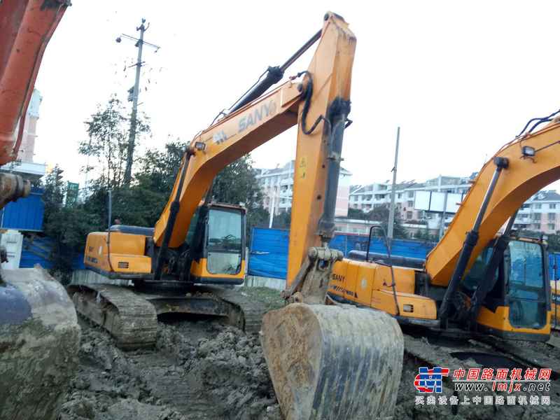 安徽出售转让二手6800小时2010年三一重工SY215C挖掘机