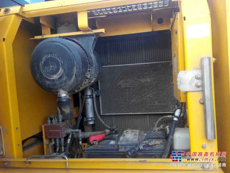 云南出售转让二手4000小时2014年龙工LG6150挖掘机