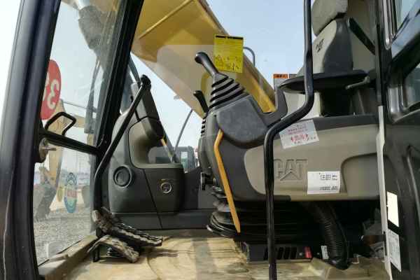 湖南出售转让二手4000小时2013年卡特彼勒320D挖掘机